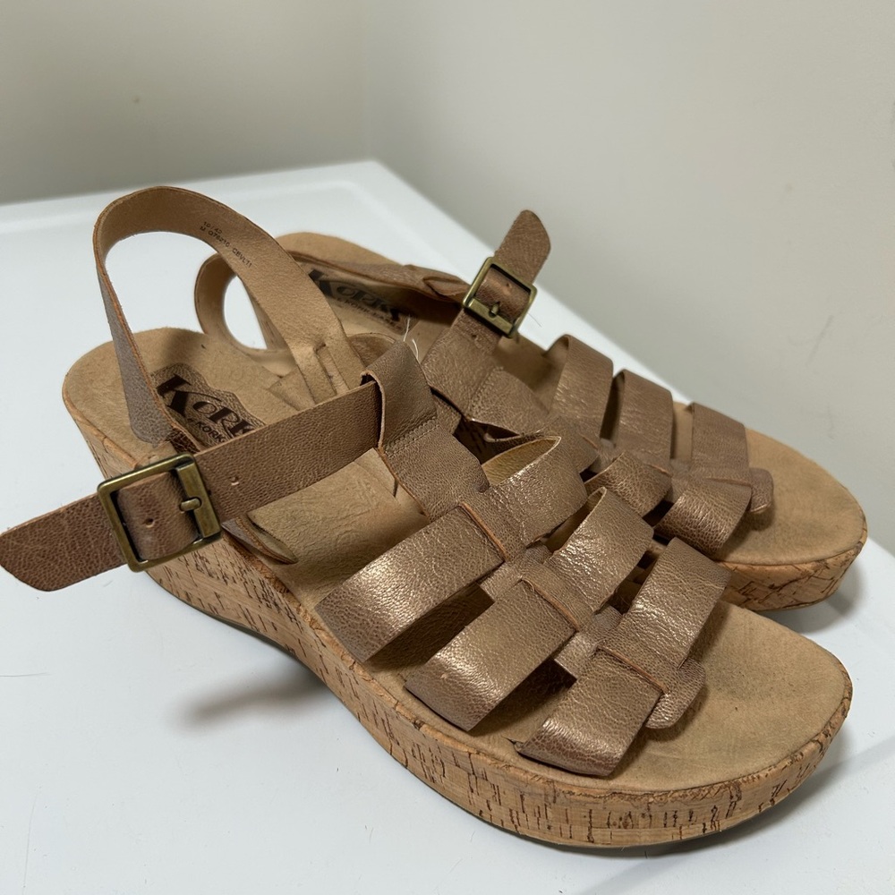 Kork Ease Wedge Sandals Metallic Bronze Tan Size 10